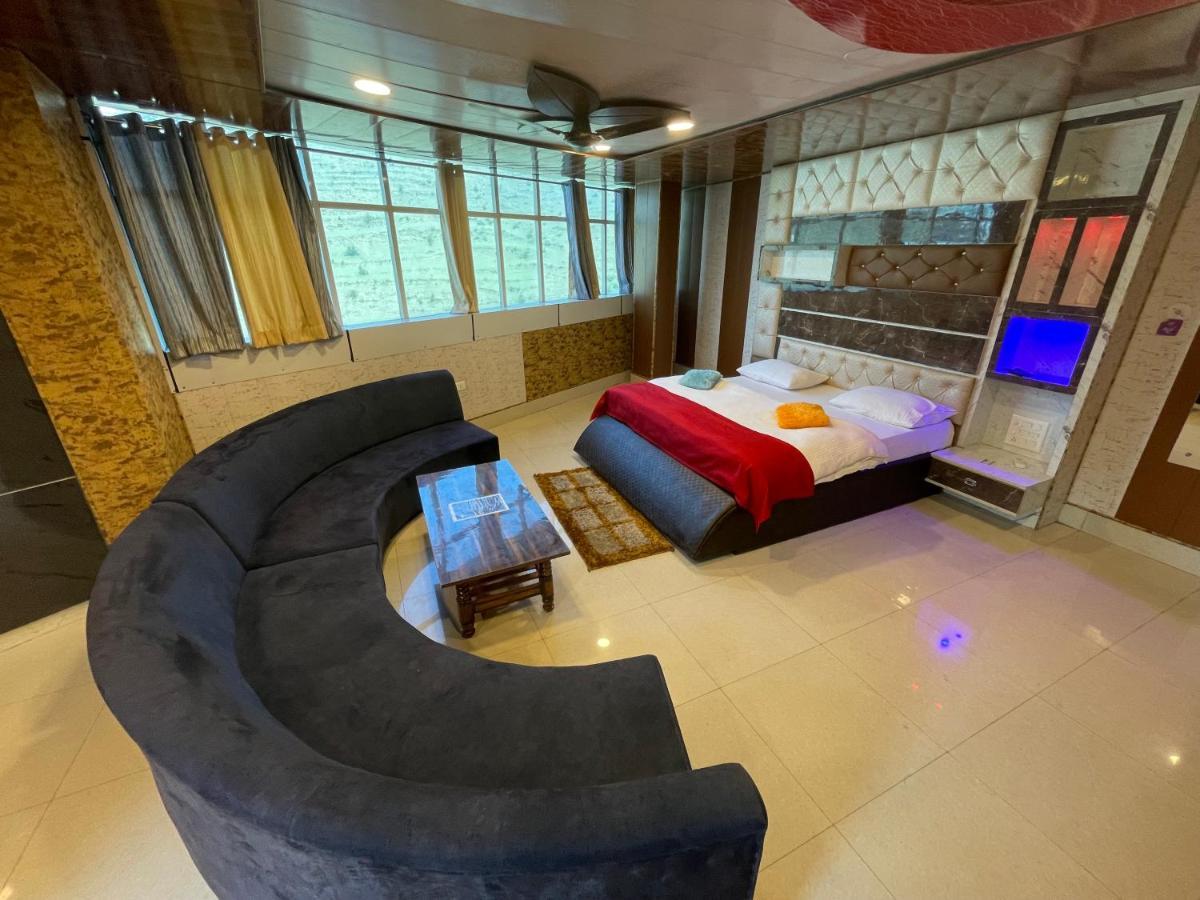 Jai Maa Bhagwati Hotel Pithorāgarh Eksteriør bilde
