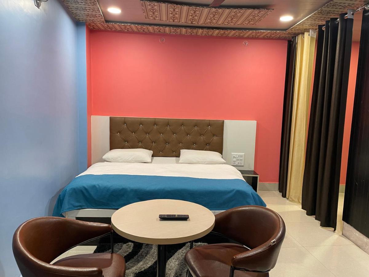 Jai Maa Bhagwati Hotel Pithorāgarh Eksteriør bilde